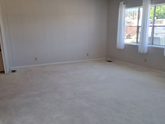 4th image of 440 Gentry Way Space 4