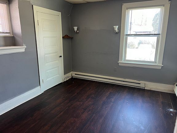 5th image of 27 Lakeview Ave #7