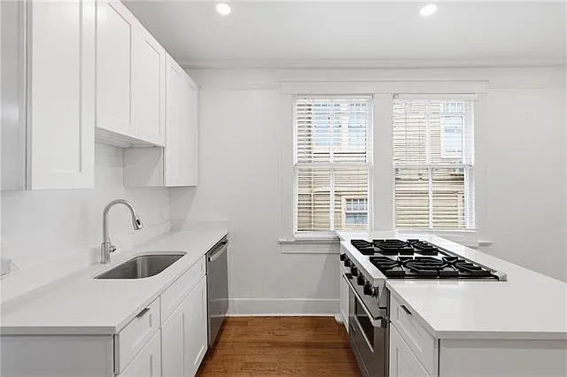 2110 Octavia St — Photo 9