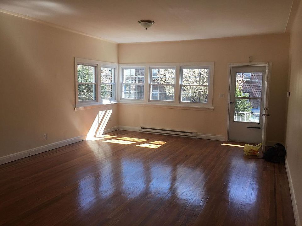 1st Fl Living Room