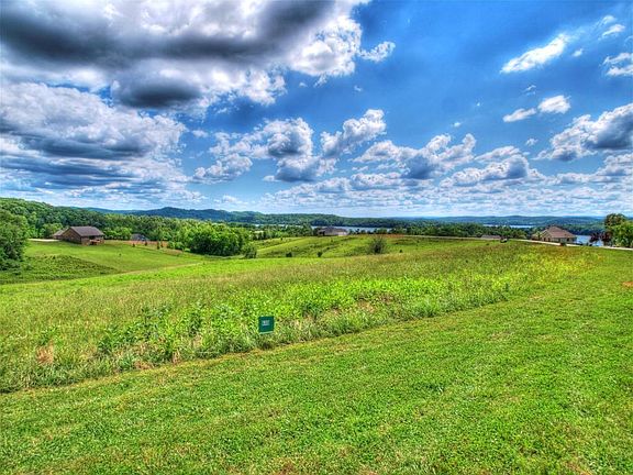 2nd image of 209 Majestic View Dr