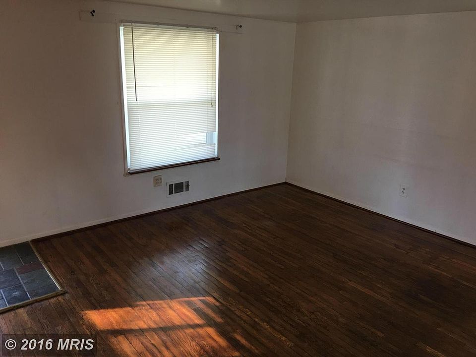 2nd image of 1000 Middleborough Rd