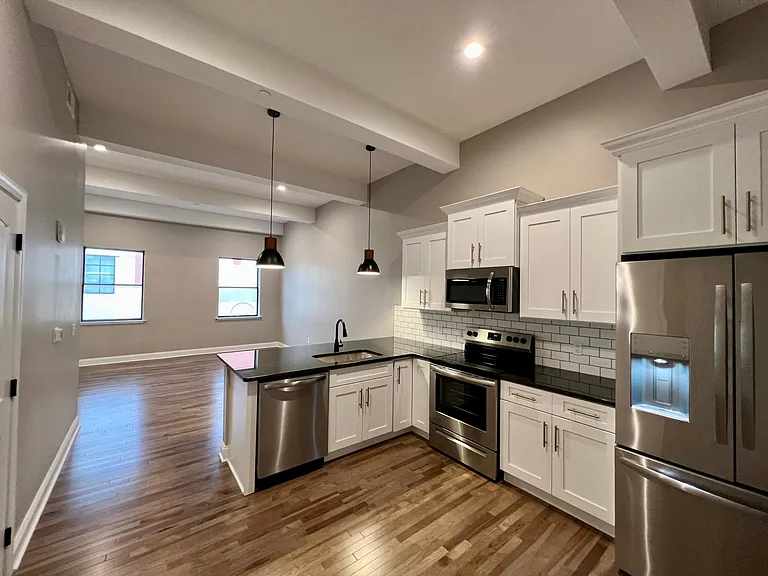 33 E Northampton St #301 — Photo 1