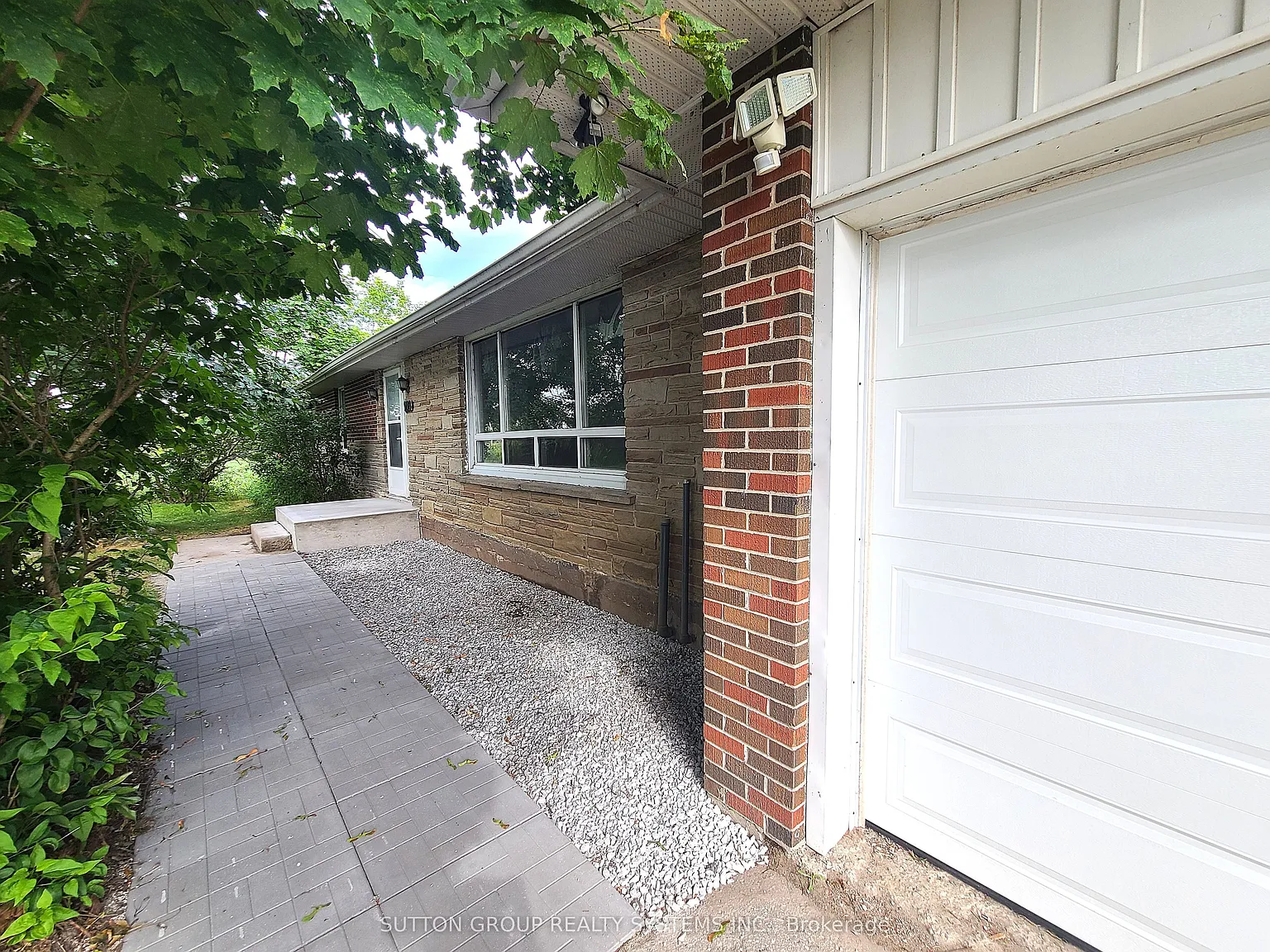 3 bed, $2,800 — Photo 1