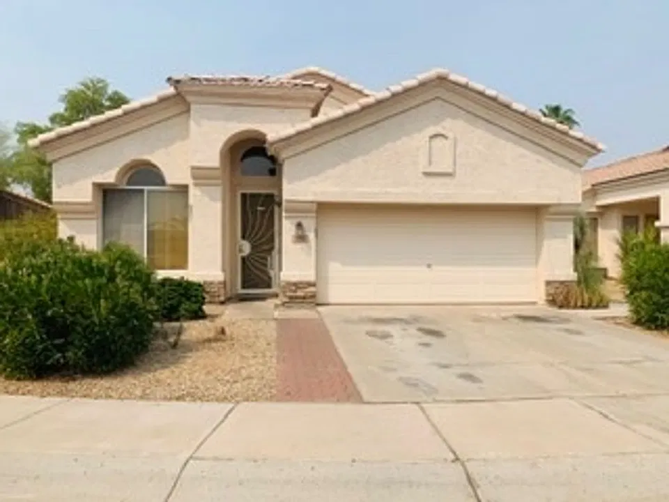 280 S Pineview Pl