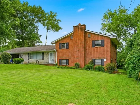 1061 S Linden Dr, Alcoa, TN 37701