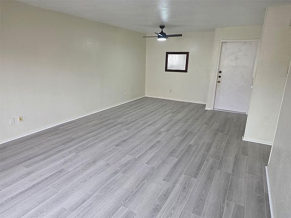 5th image of 3025 Walnut Bend Ln APT 21