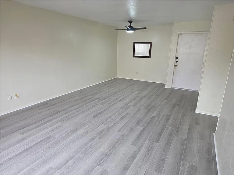 3025 Walnut Bend Ln #21 — Photo 5
