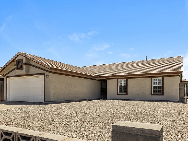 360 Dooley Dr — Photo 3