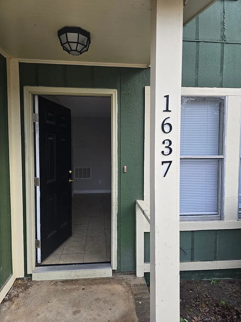 West Columbia — Photo 2