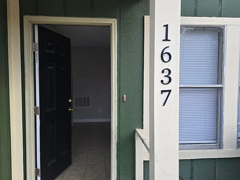 1637 North St — Photo 2
