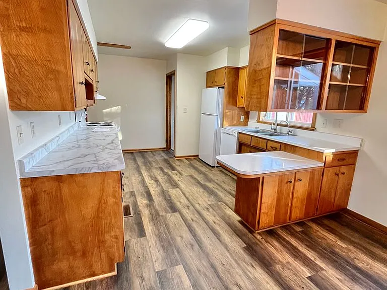 4909 E Linden Ln — Photo 6