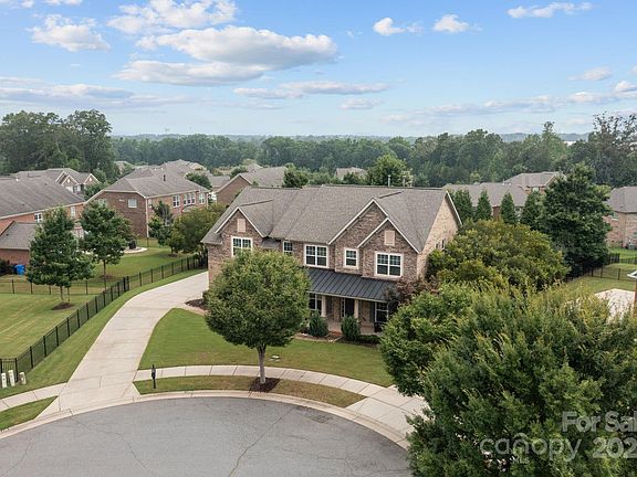 5th image of 139 Gleniris Trl
