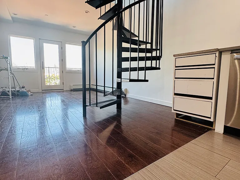 30-26 14th St #PENTHOUSE — Photo 10
