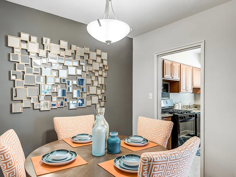 The Berkshire Apartments — Photo 14