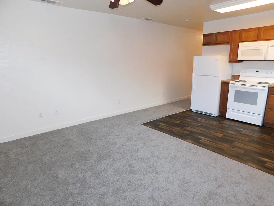 1710 Ash St #1710