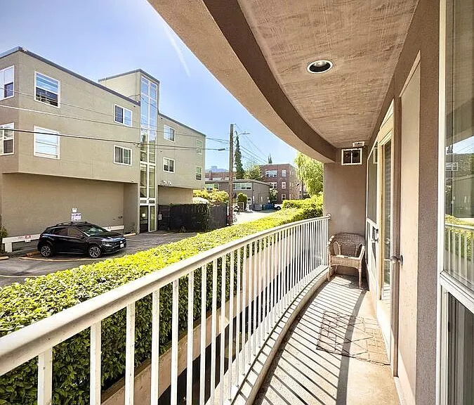 530 Melrose Ave E #407 — Photo 18