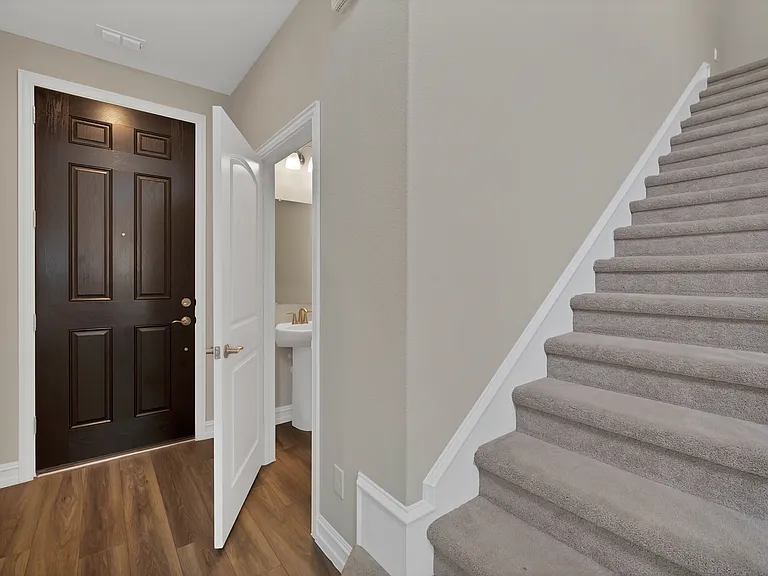 758 Creekwater Ln — Photo 5