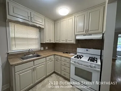 2410 Buchanan St NE — Photo 14