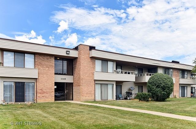 1st image of 925 N Sterling Ave Unit 204