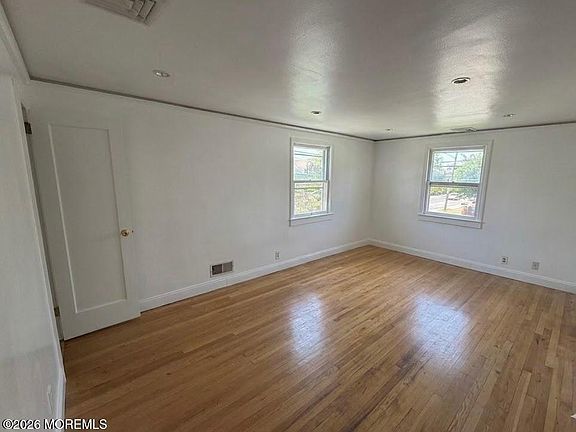 3rd image of 45 Cedar Ave #B