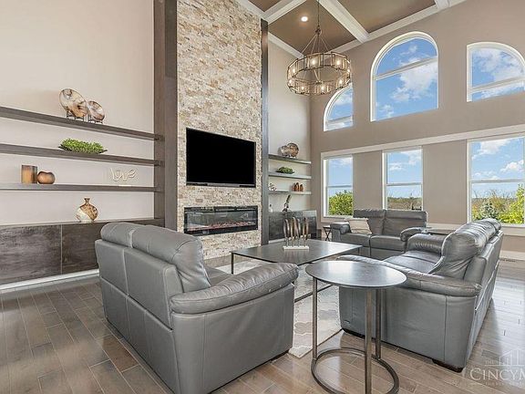 3rd image of 6396 Winding Oaks Dr