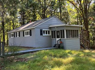 1414 David Ln, Effort, PA 18330