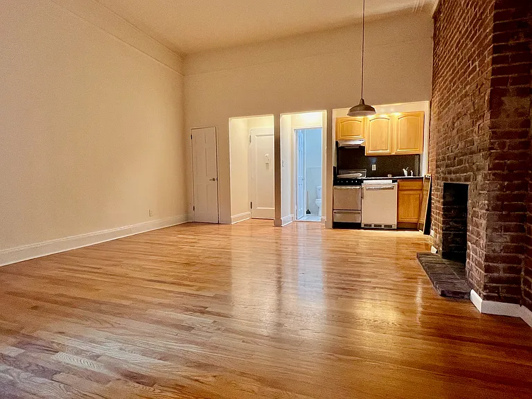 60 W 84th St #1R — Photo 2
