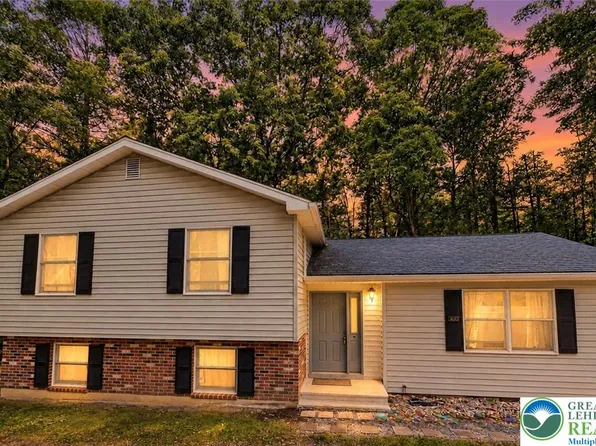 1111 Red Fox Ct, Kresgeville, PA 18333