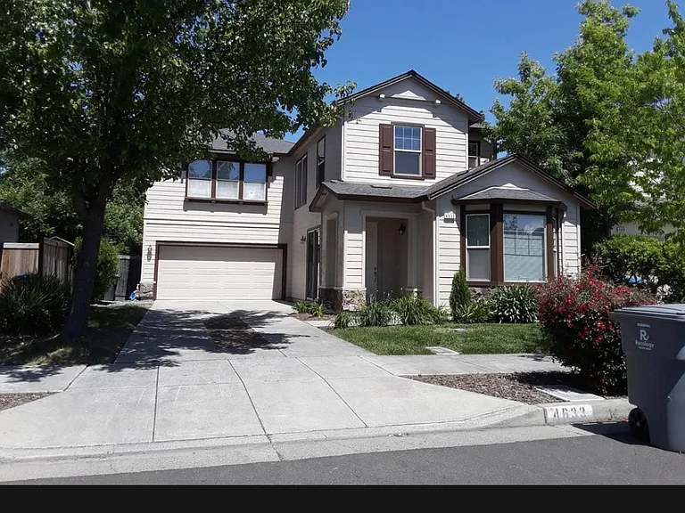 4633 Sorrento Way — Photo 1
