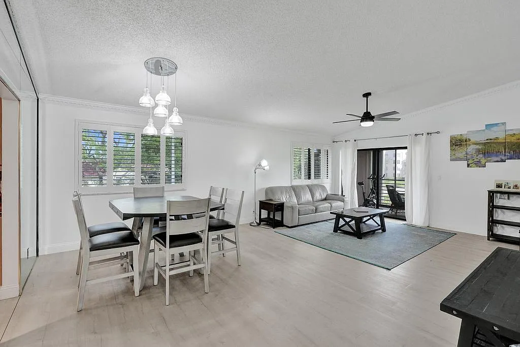 2 bed, 2.0 bath, 1380 sqft, $2,600 — Photo 3