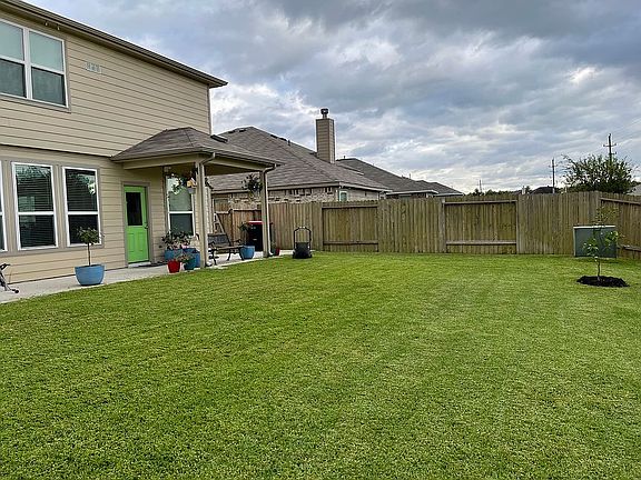 2nd image of 2322 Sandlewood Trail Ln