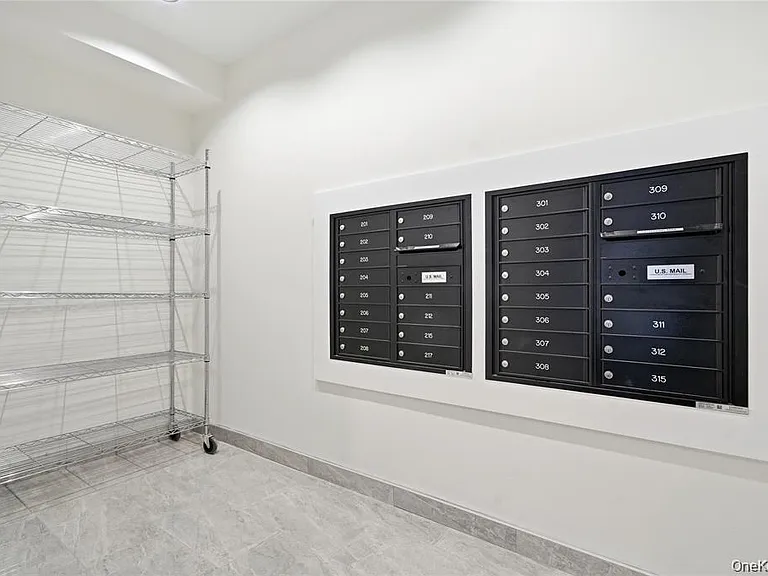 180 Deer Park Ave #207 — Photo 17