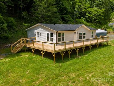 477 Renfro Rd, Green Mountain, NC, 28740