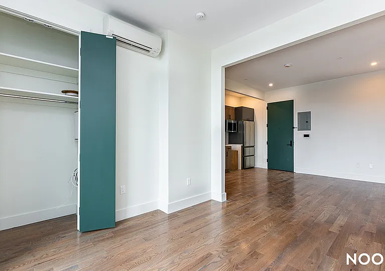 317 Franklin Ave #2R — Photo 19