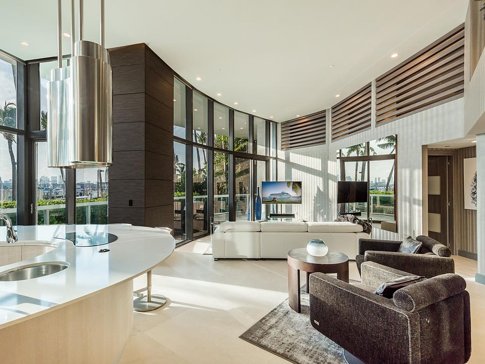 1st image of 1000 S Pointe Dr #101GL