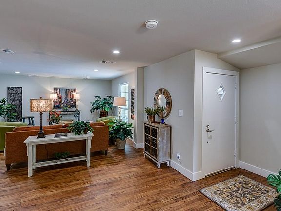 2nd image of 10644 Lakemere Dr