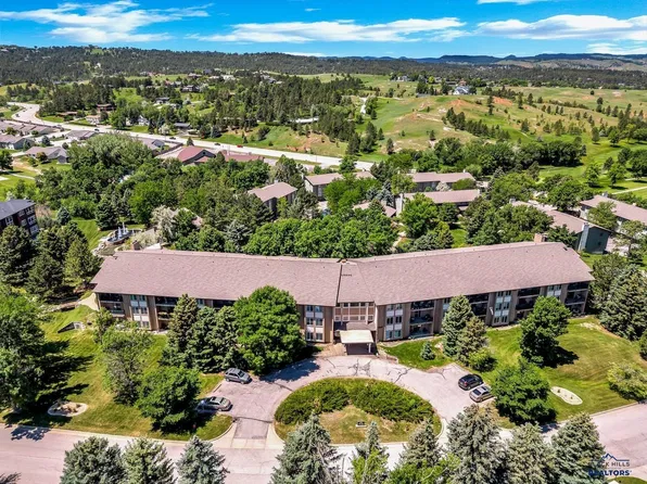 3963 Fairway Hills Dr, Rapid City, SD 57702