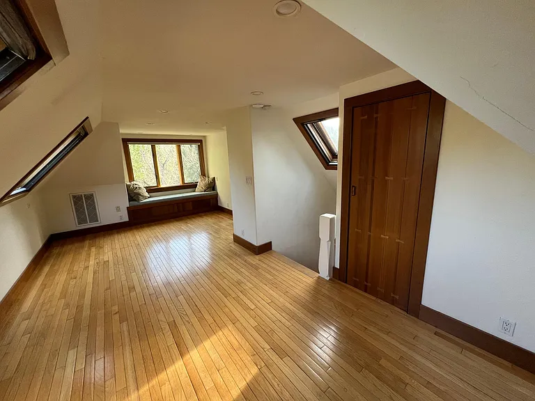 Upstairs bedroom