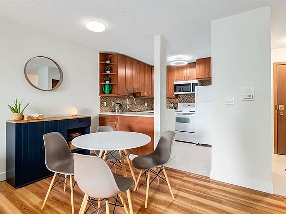 4th image of 1001 N 68th Ave SW #307
