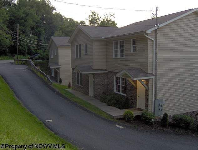 2nd image of 1449 Willey St