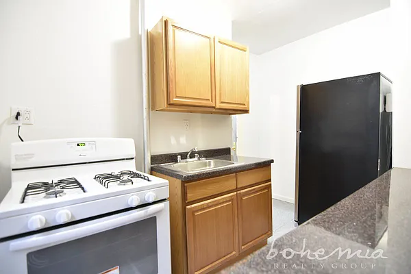 Rented by Bohemia Realty Group | media 10