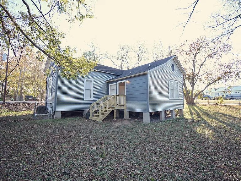 514 W Jefferson St — Photo 6