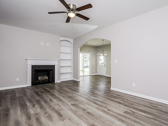 4th image of 72 Rosemary St
