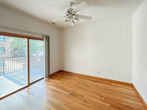 3rd image of 1057 W Cornelia Ave #3