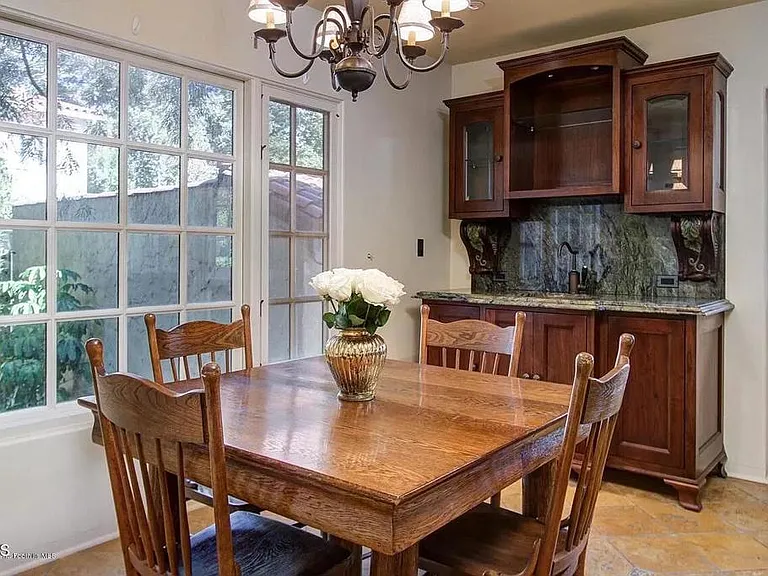 1064 Linda Vista Ave — Photo 10