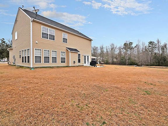 4th image of 3049 Ellington Dr