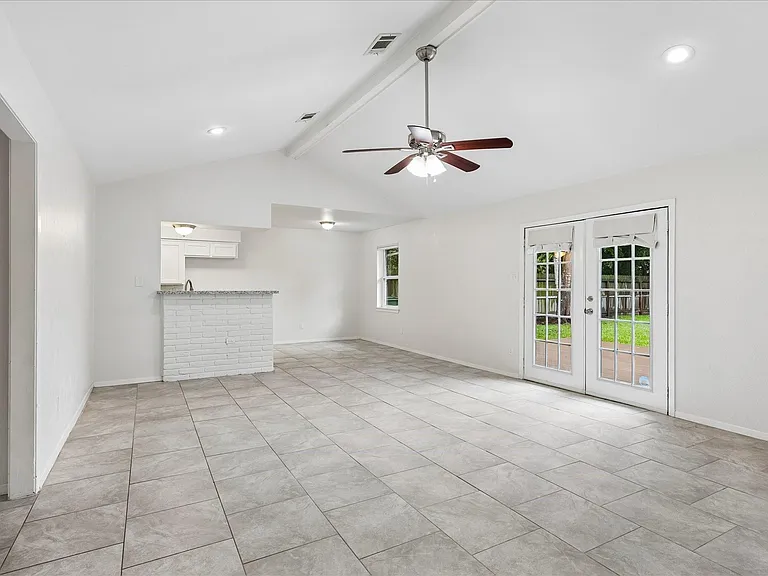 5850 Southminster Dr — Photo 6