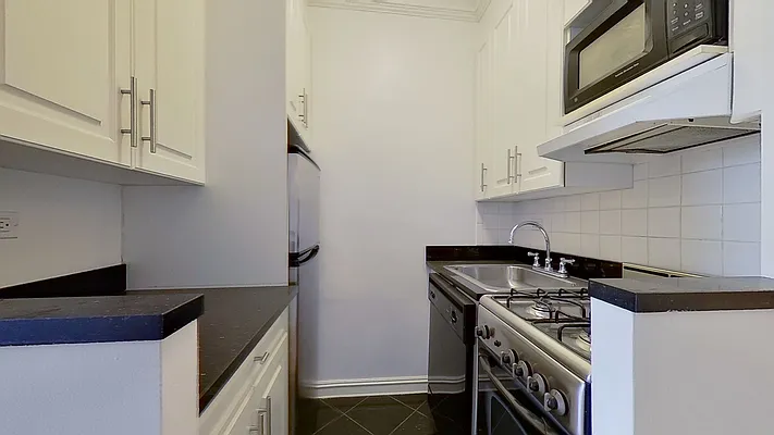 Rented by Compass | media 18