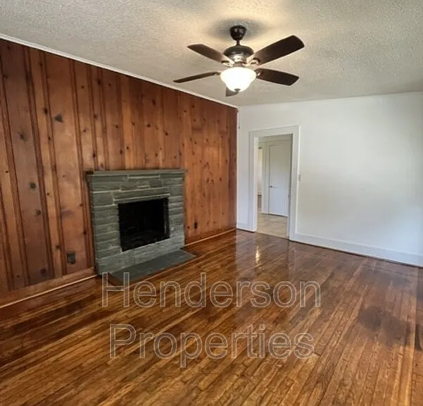1335 Eastside Ave — Photo 4